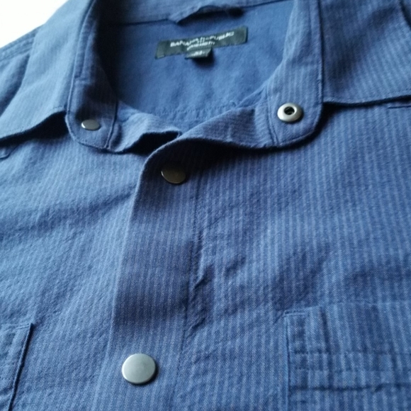 🎉HP🎉 Banana Republic Snap Button Down -XL - Picture 2 of 8